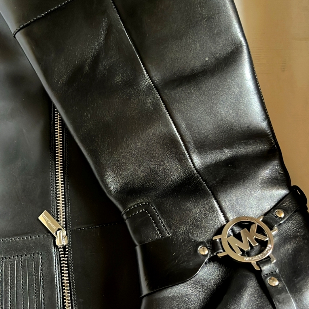 Michael Kors Size 8.5W Color Black